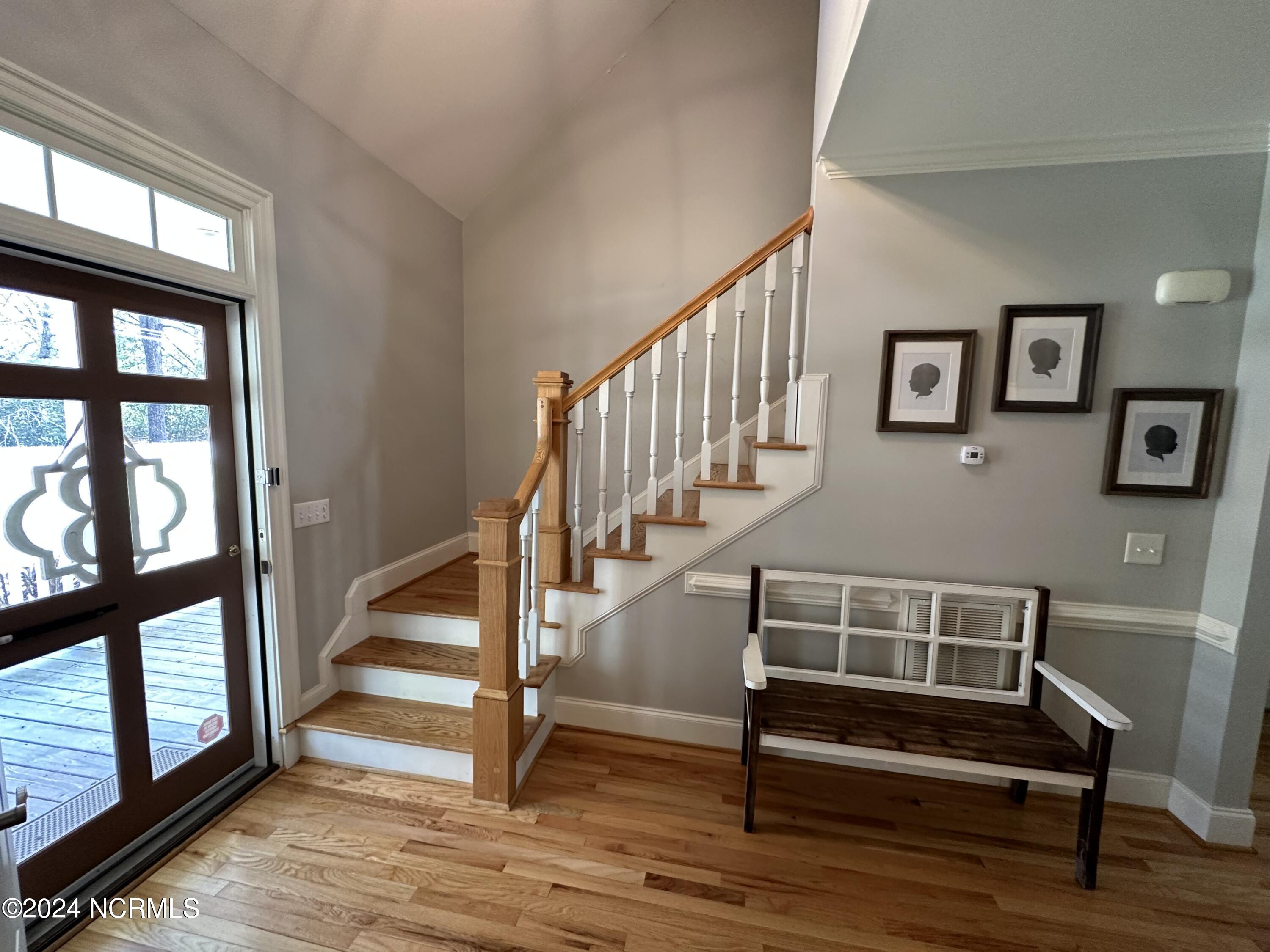 402 Confederate Street Windsor, NC 27983 - Photo 32 of 61 Foyer