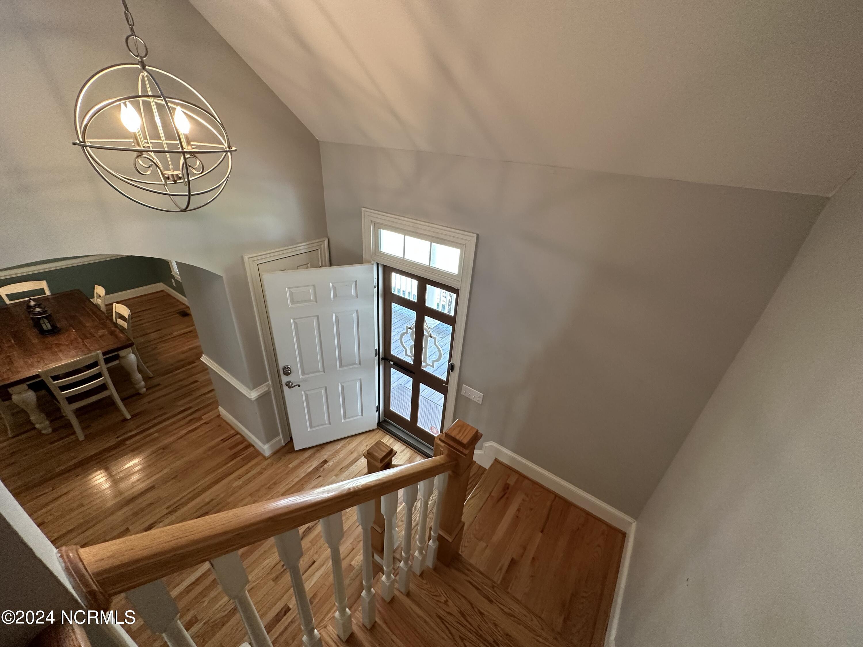 402 Confederate Street Windsor, NC 27983 - Photo 34 of 61 Foyer