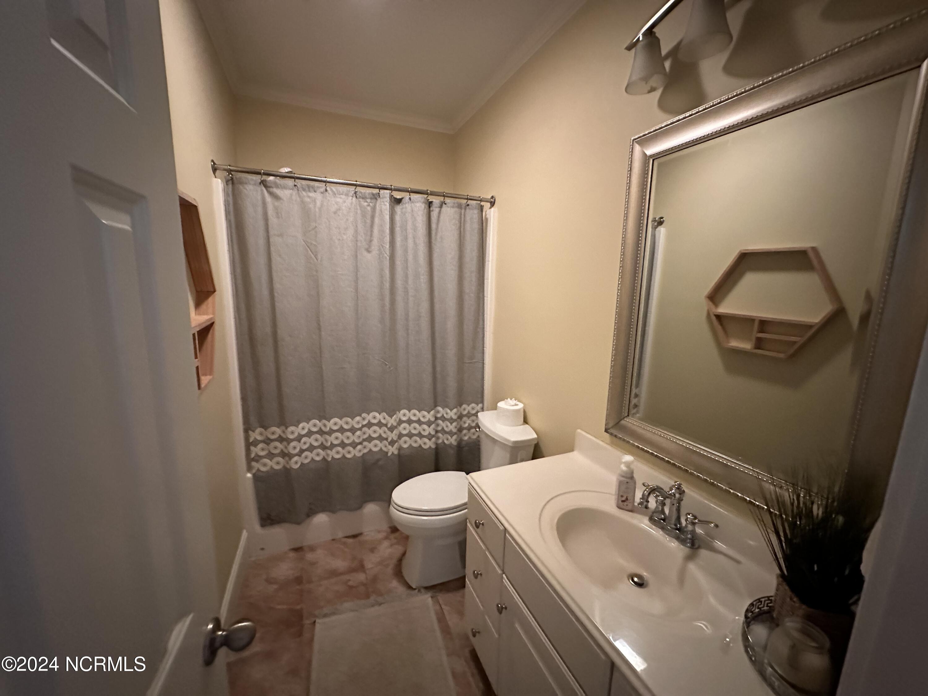 402 Confederate Street Windsor, NC 27983 - Photo 35 of 61 Bathroom 2