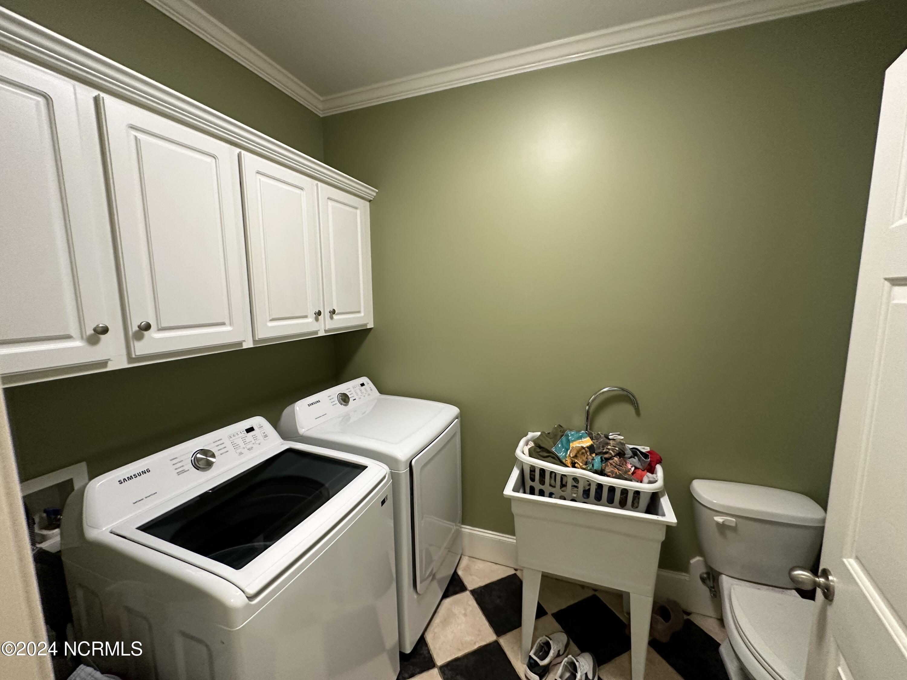 402 Confederate Street Windsor, NC 27983 - Photo 55 of 61 Laundry room