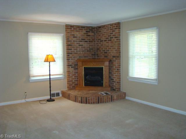 500 Cliff Road Asheboro, NC 27203 - Photo 3 of 16 Den/Family/Great Room.