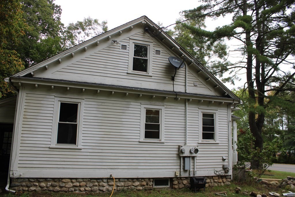 321 Easthampton Road Northampton, MA 01062 - Photo 3 of 15 a front view of a house