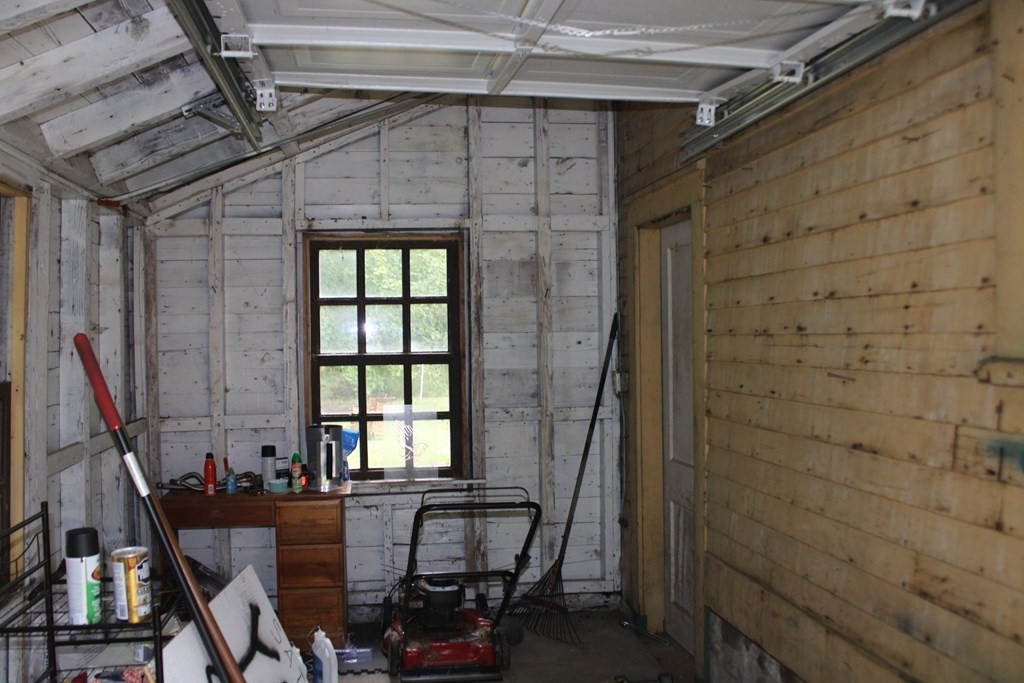 321 Easthampton Road Northampton, MA 01062 - Photo 4 of 15