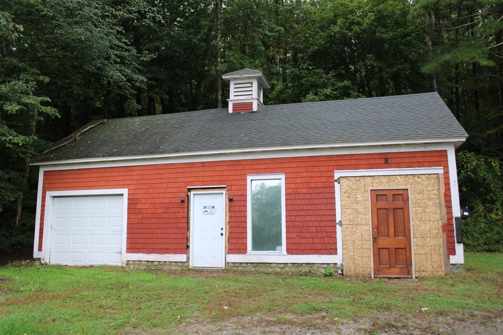 321 Easthampton Road Northampton, MA 01062 - Photo 5 of 15 a front view of a house with a yard