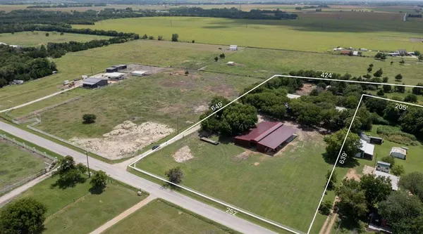 an aerial view of a tennis court