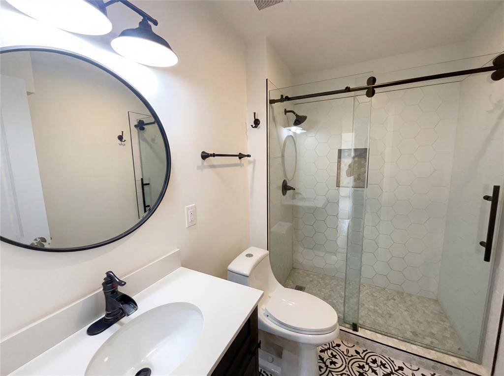 8541 Strathmore Drive Dallas, TX 75238 - Photo 13 of 17