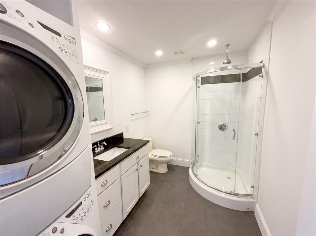 8541 Strathmore Drive Dallas, TX 75238 - Photo 15 of 17