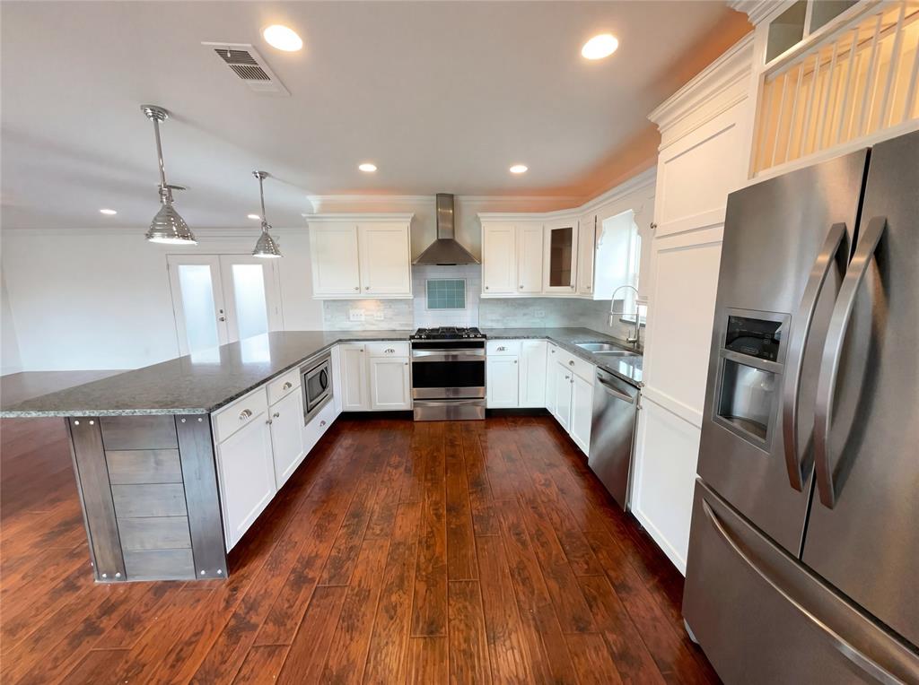 8541 Strathmore Drive Dallas, TX 75238 - Photo 2 of 17