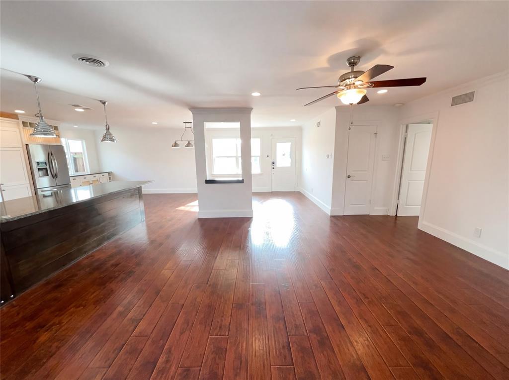 8541 Strathmore Drive Dallas, TX 75238 - Photo 3 of 17