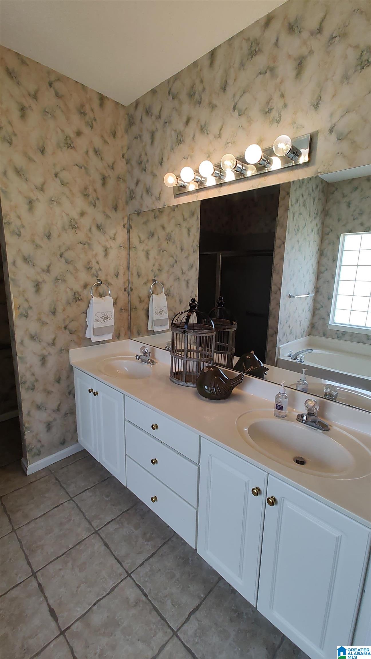 8549 Covington Way Leeds, AL 35094 - Photo 30 of 37
