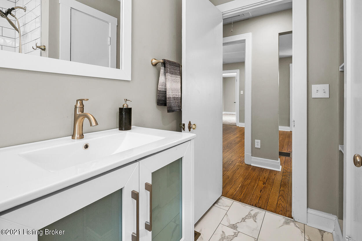 3067 University Road Louisville, KY 40206 - Photo 18 of 44 27