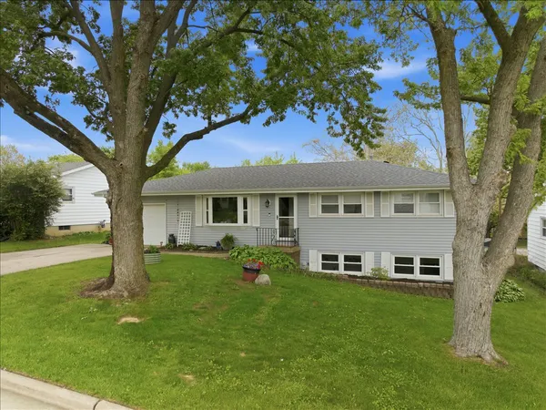 $220,000 | 709 Kathleen Drive, Normal, IL 61761
