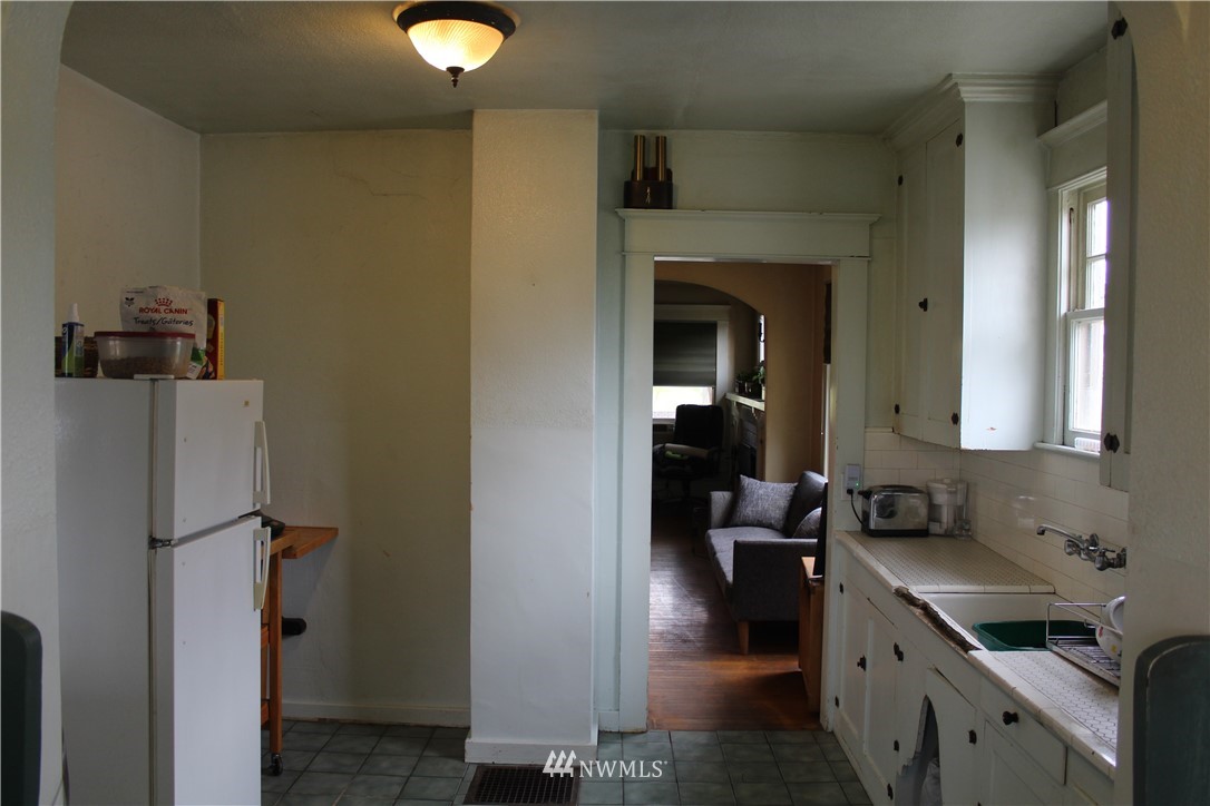 7920 Renton Avenue South Seattle, WA 98118 - Photo 8 of 25