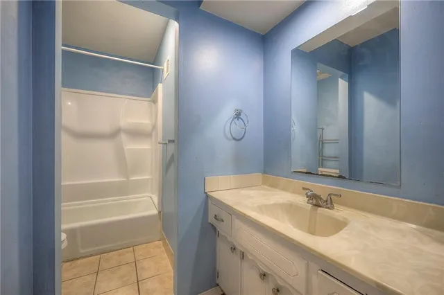 $229,900 | 10184 Haskins Street, Lenexa, KS 66215