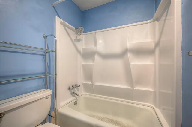 $229,900 | 10184 Haskins Street, Lenexa, KS 66215