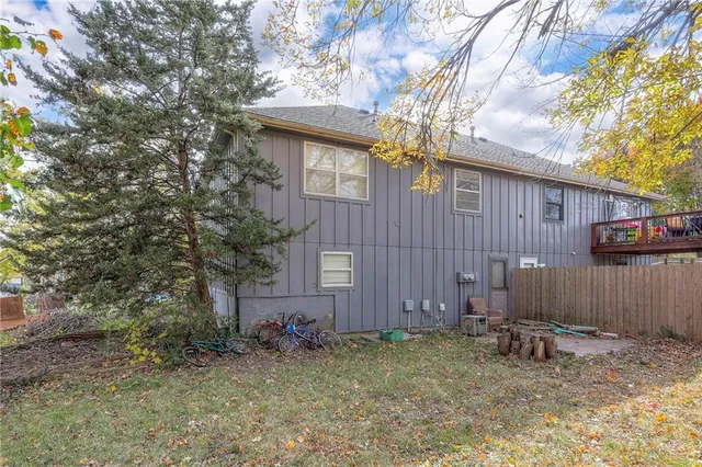 $229,900 | 10184 Haskins Street, Lenexa, KS 66215