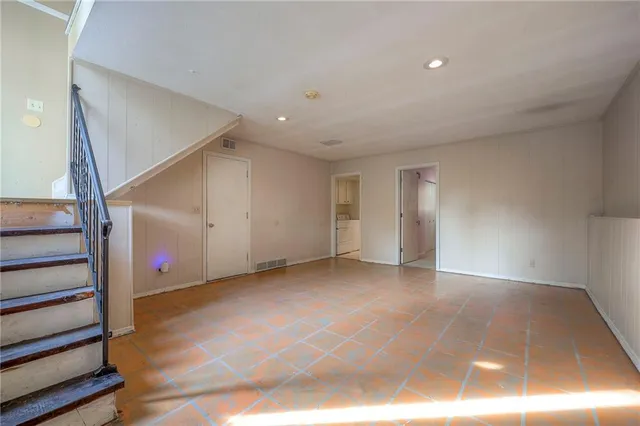 $229,900 | 10184 Haskins Street, Lenexa, KS 66215