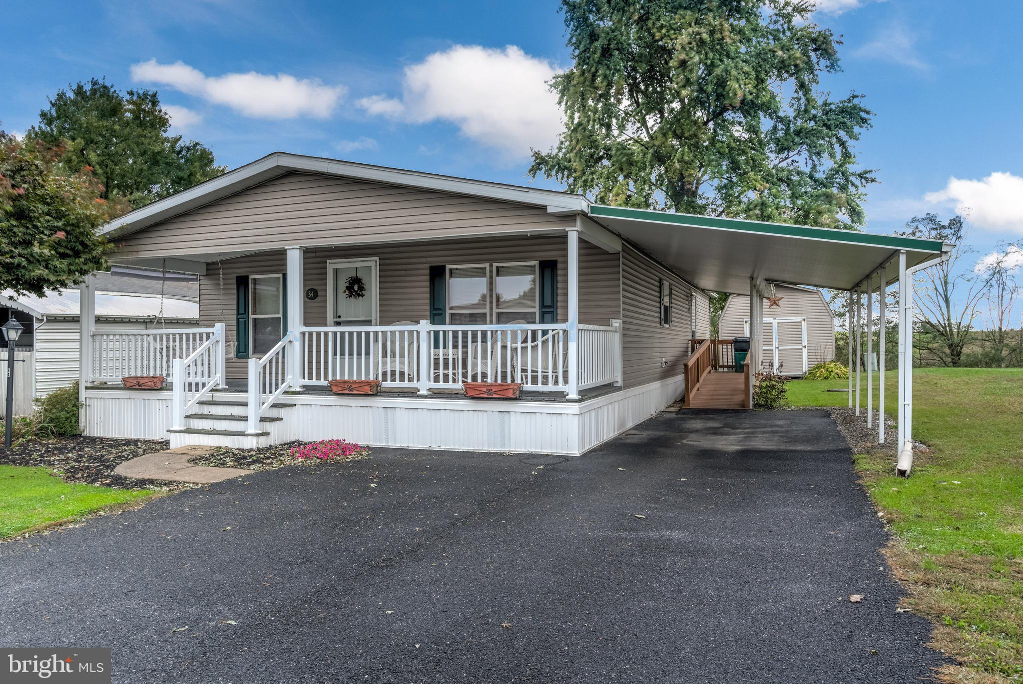 34 Ridgewood Manor Manheim, PA 17545 - Photo 1 of 25