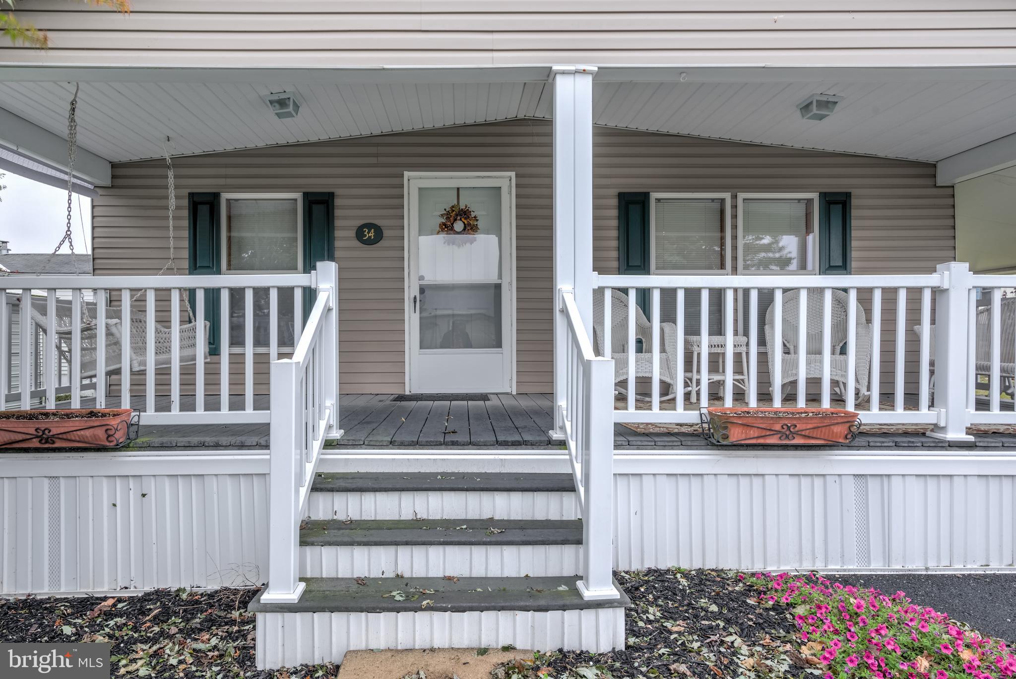 34 Ridgewood Manor Manheim, PA 17545 - Photo 2 of 25