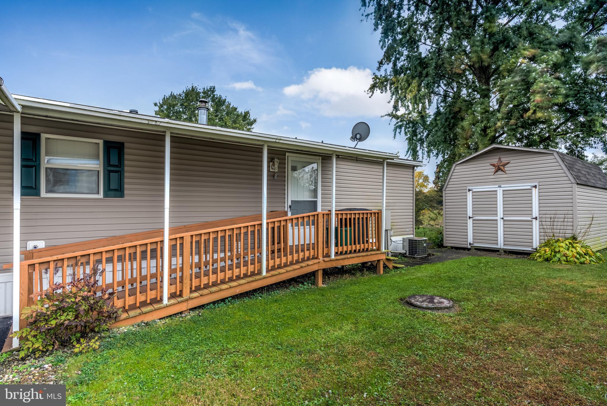 34 Ridgewood Manor Manheim, PA 17545 - Photo 3 of 25