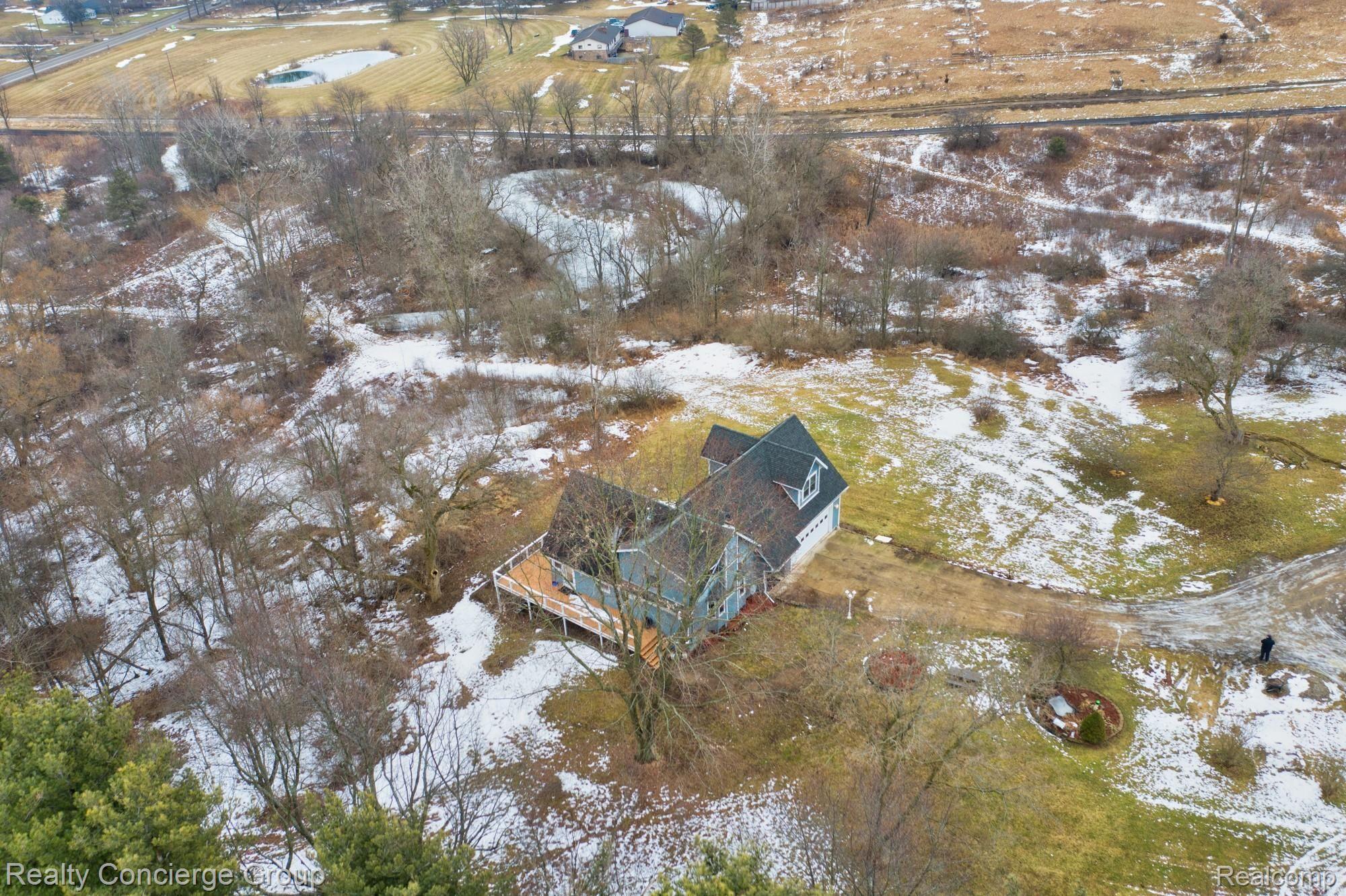 9142 Faussett Road Fenton, MI 48430 - Photo 28 of 34 Faucet drone-26.jpg