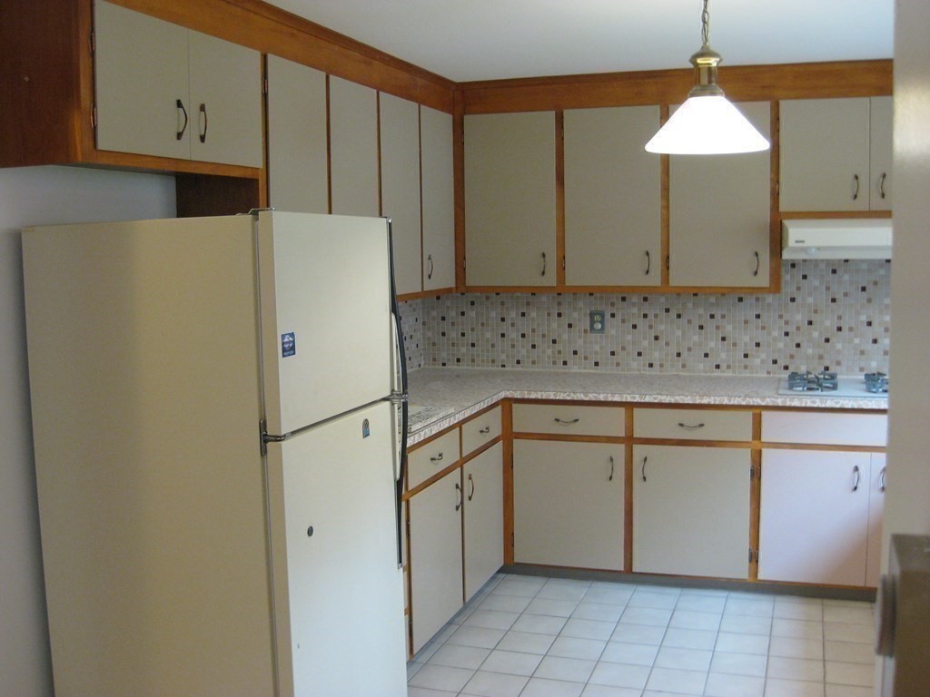 3230 Phelps Road Suffield, CT 06093 - Photo 11 of 36