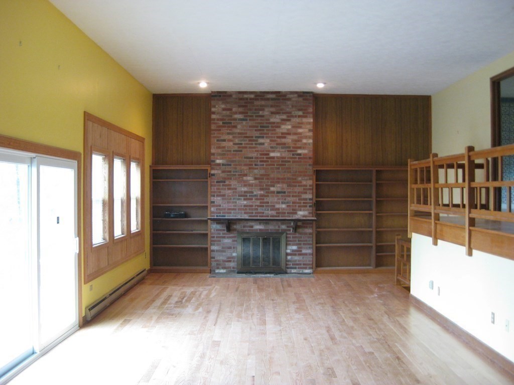 3230 Phelps Road Suffield, CT 06093 - Photo 3 of 36