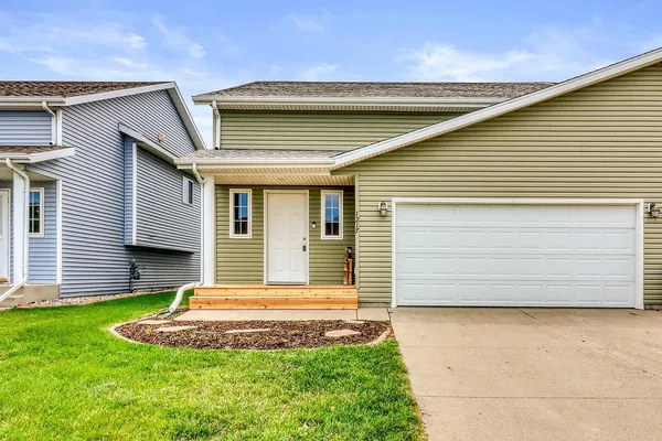 $259,900 | 1217 37th Avenue South, Moorhead, MN 56560