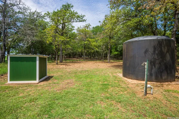 $975,000 | 11259 Highway 80, Leesville, TX 78122