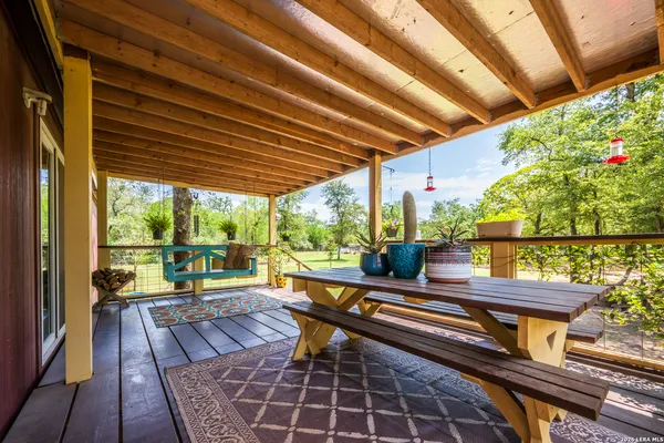 $975,000 | 11259 Highway 80, Leesville, TX 78122