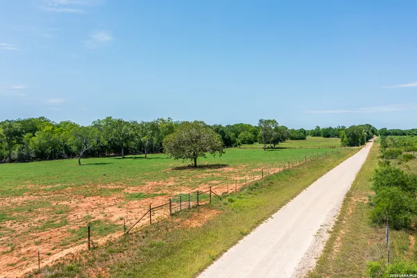 $975,000 | 11259 Highway 80, Leesville, TX 78122