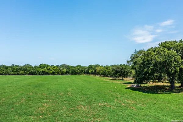 $975,000 | 11259 Highway 80, Leesville, TX 78122