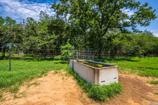 $975,000 | 11259 Highway 80, Leesville, TX 78122