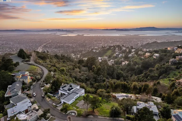 $849,000 | 7041 Devon Way, Berkeley, CA 94705