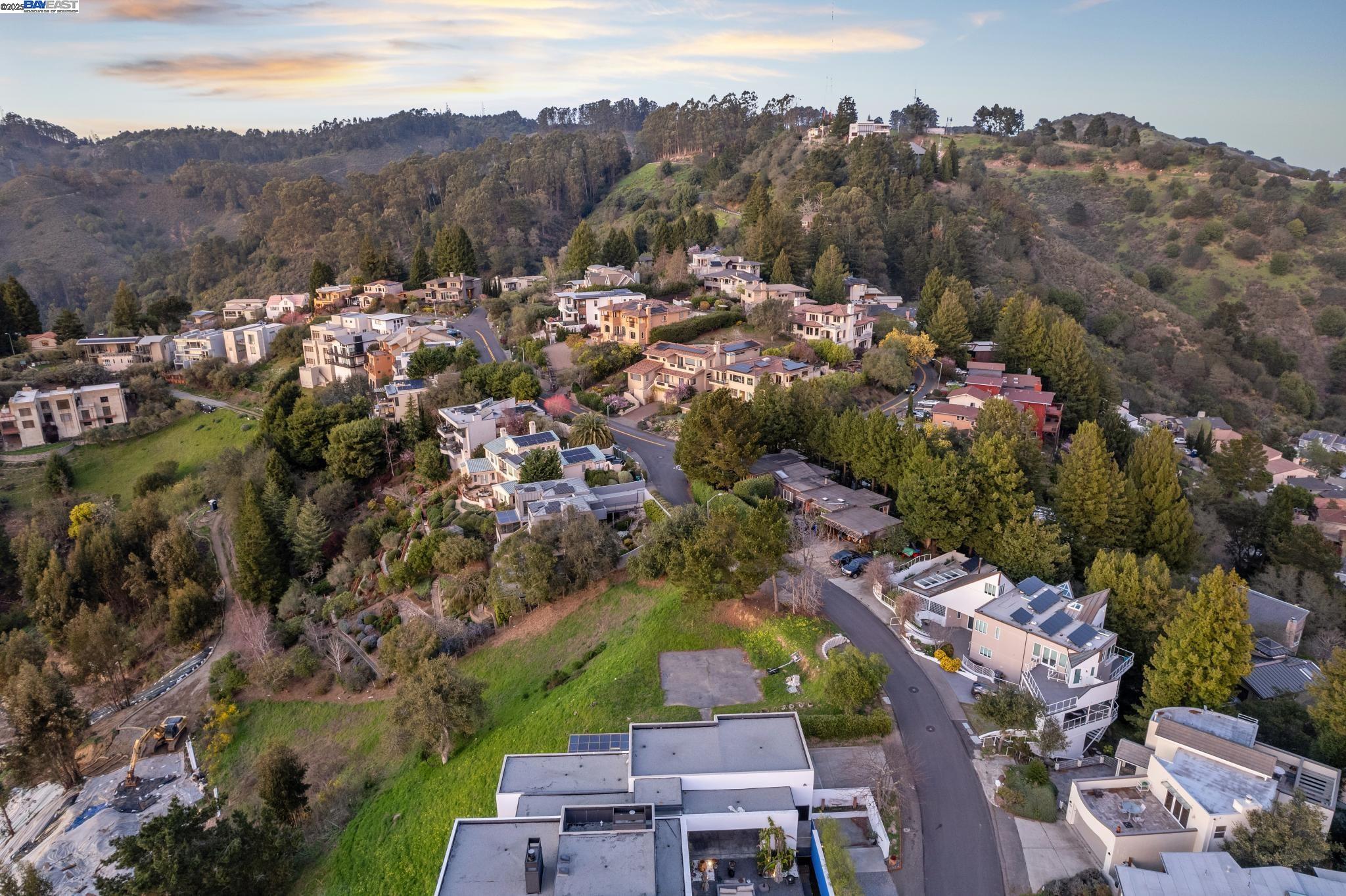 7041 Devon Way Berkeley, CA 94705 - Photo 15 of 19