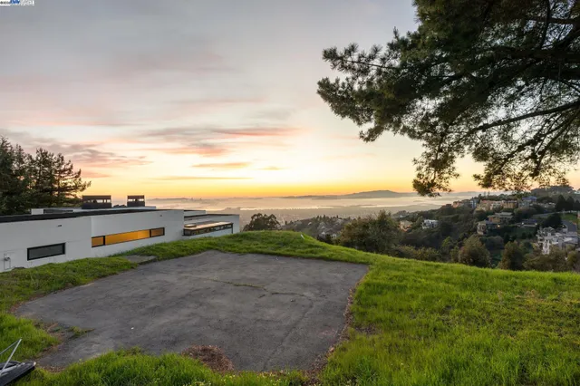 $849,000 | 7041 Devon Way, Berkeley, CA 94705