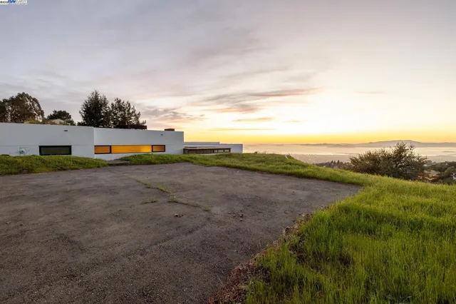 $849,000 | 7041 Devon Way, Berkeley, CA 94705