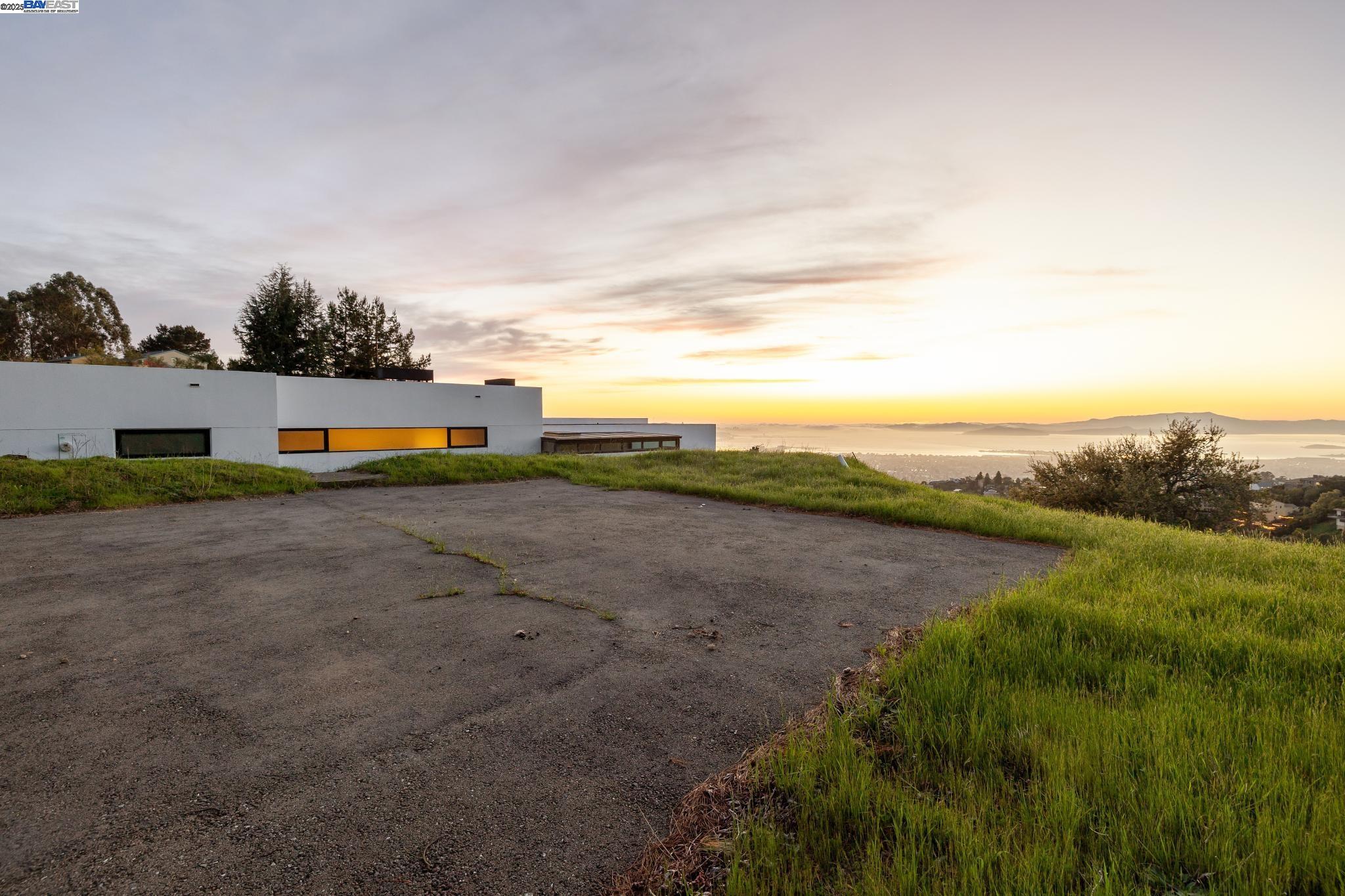 7041 Devon Way Berkeley, CA 94705 - Photo 7 of 19