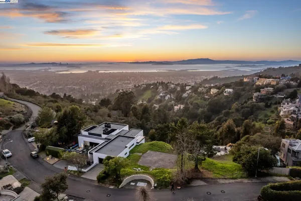 $849,000 | 7041 Devon Way, Berkeley, CA 94705