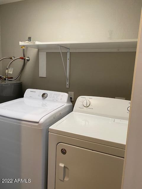 1416 East Del Rio Drive Tempe, AZ 85282 - Photo 12 of 27 a utility room with dryer and washer