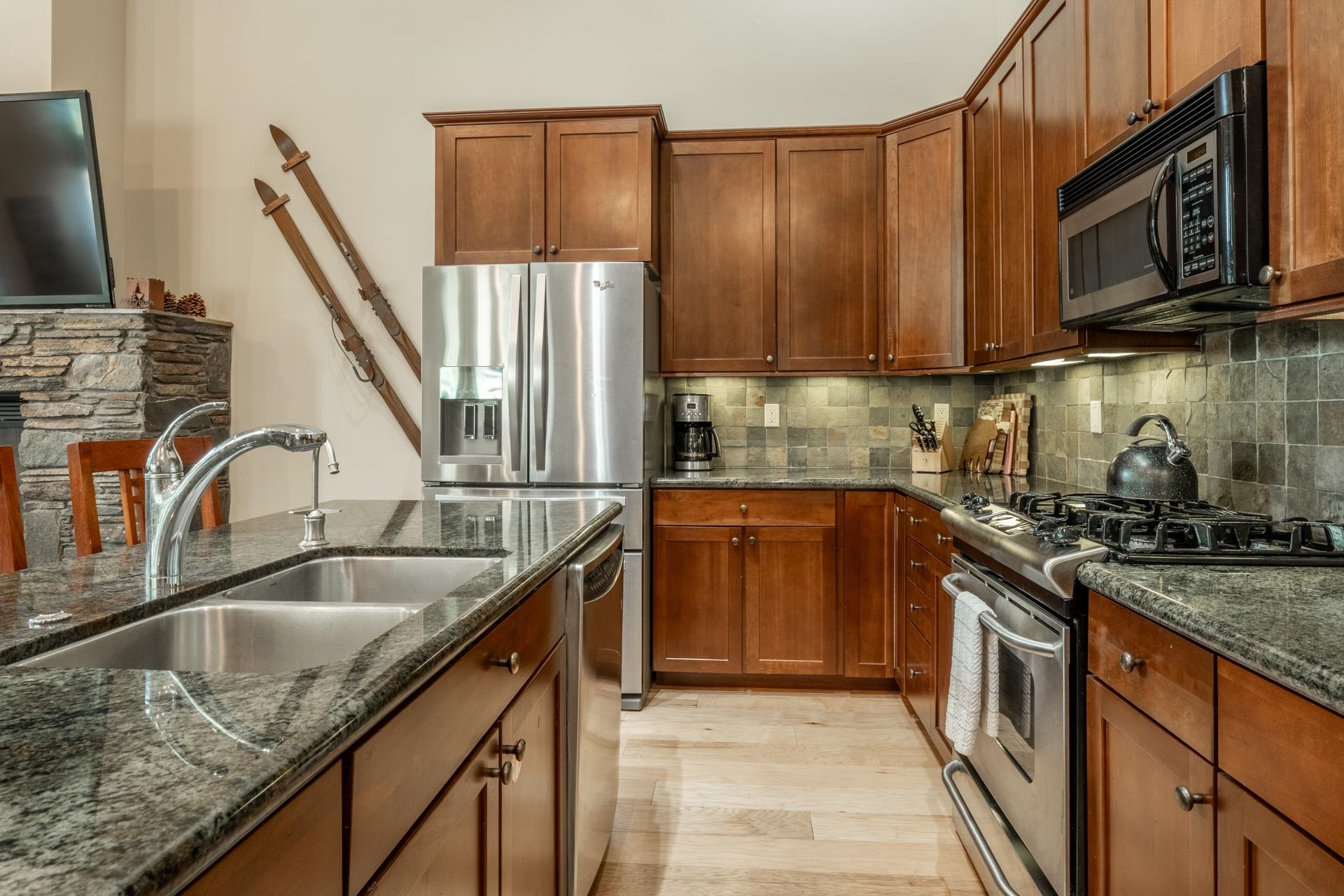 125 Davison Road, Unit 2 Mammoth Lakes, CA 93546 - Photo 15 of 42