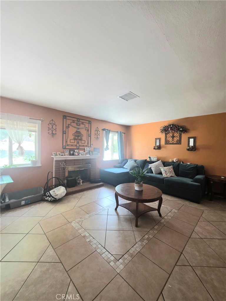 16486 Hughes Road Victorville, CA 92395 - Photo 13 of 23