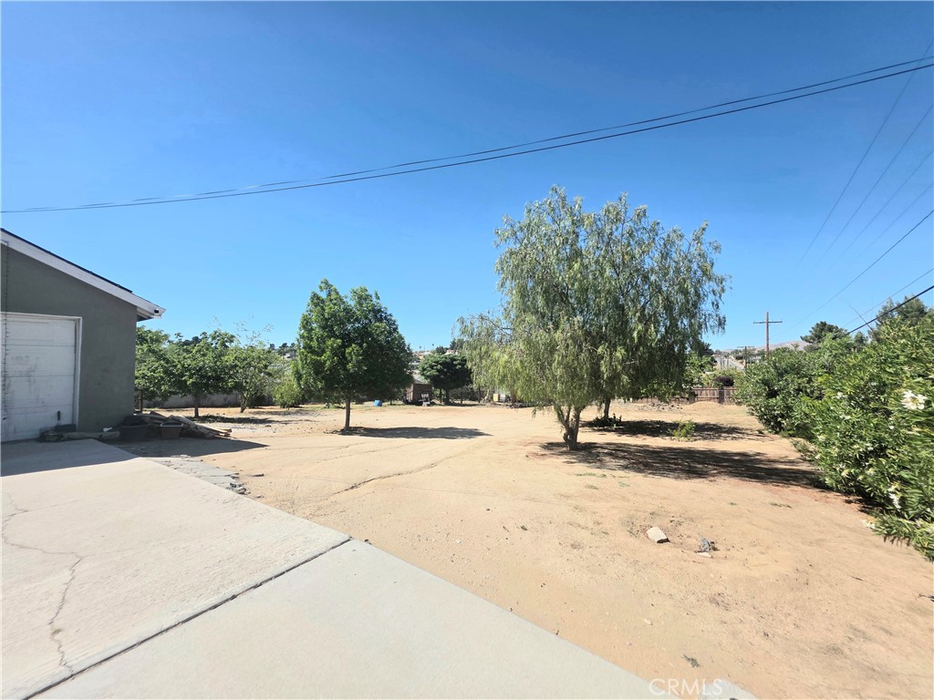 16486 Hughes Road Victorville, CA 92395 - Photo 8 of 23