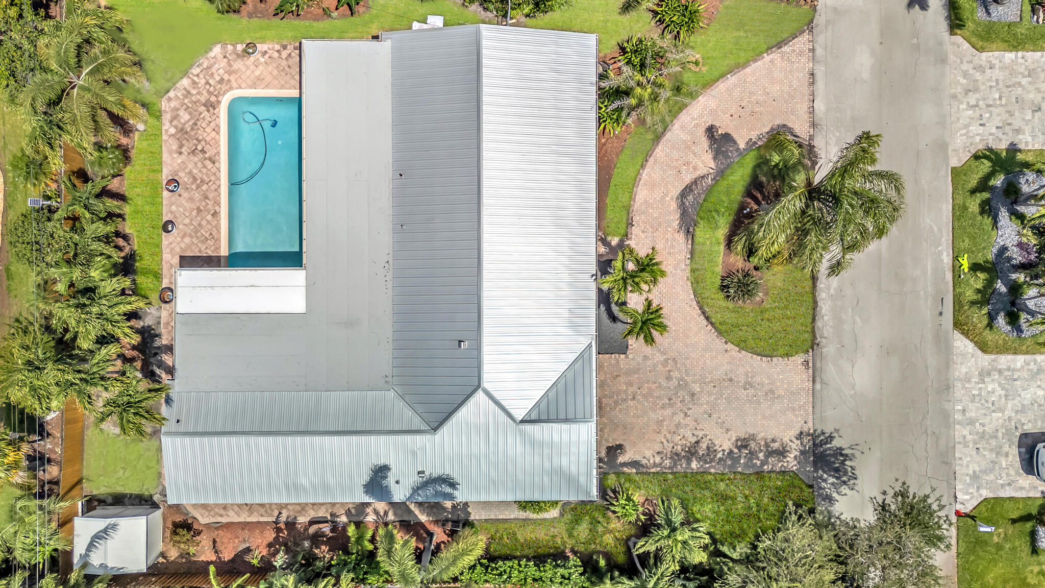 2241 Northeast 33rd Street Lighthouse Point, FL 33064 - Photo 3 of 33 drone-2