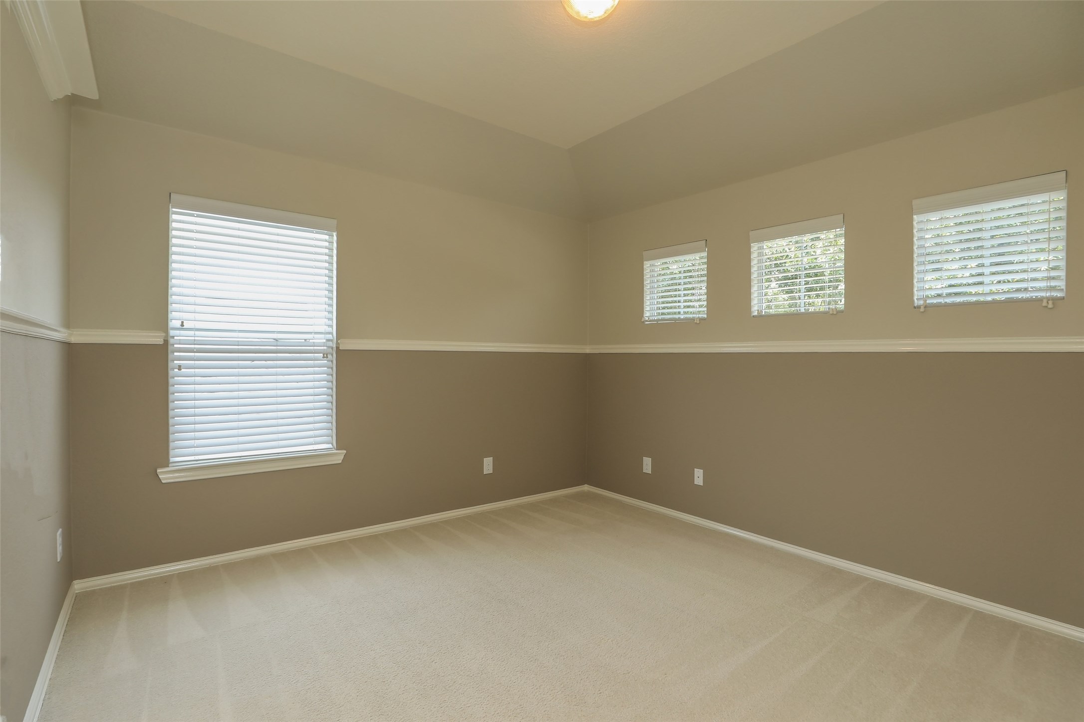 9603 Red Rugosa Drive Houston, TX 77095 - Photo 32 of 43 Secondary Bedroom