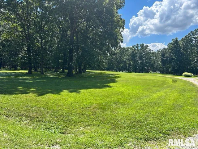 $23,500 | 50-51 Deer Park Drive, Dix, IL 62830