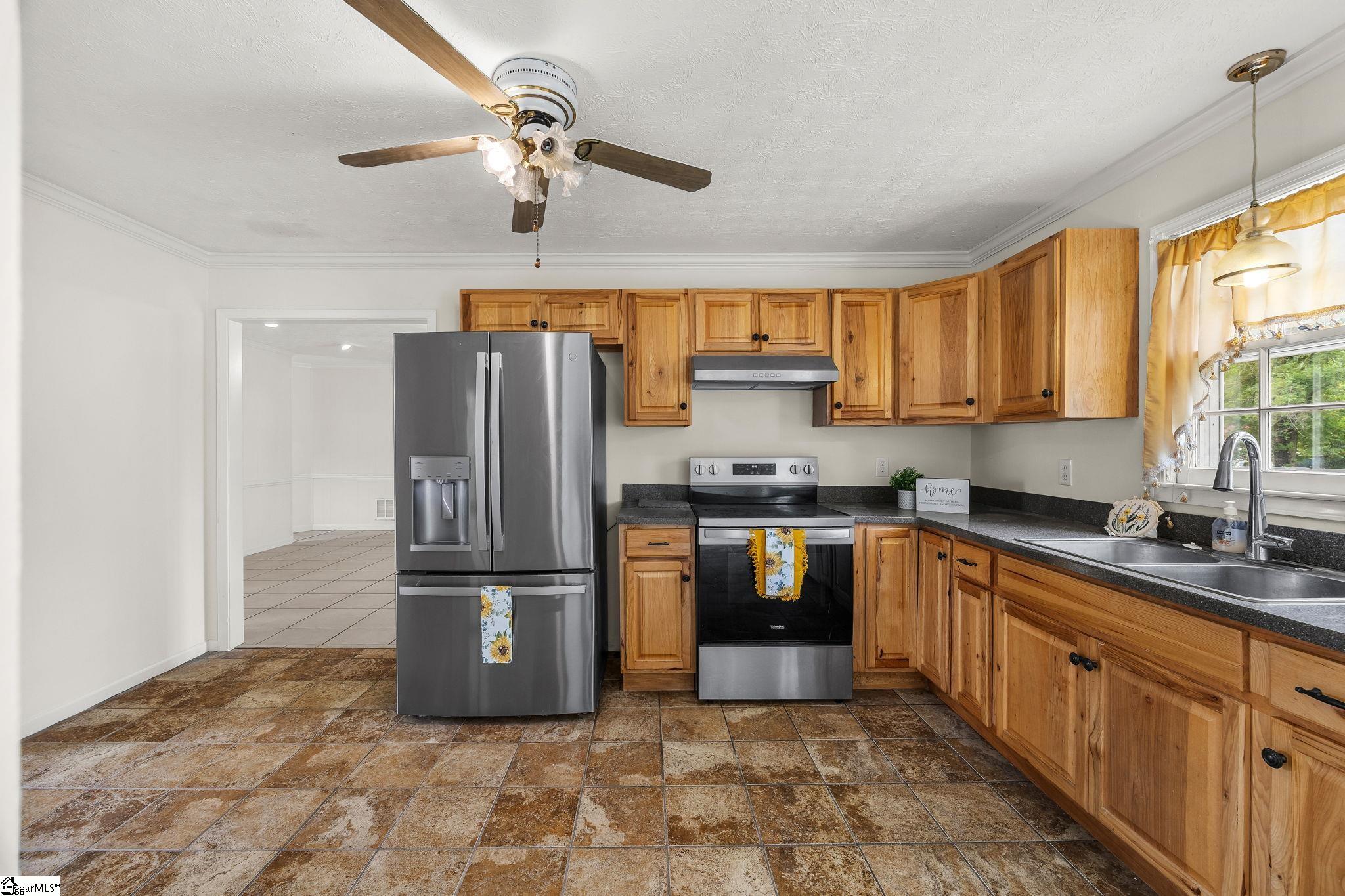 608 Lenhardt Road Greenville, SC 29611 - Photo 3 of 23 Gallery Image 3