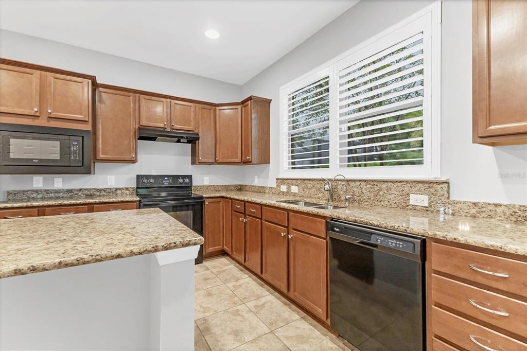 19010 Mangieri Street Venice, FL 34293 - Photo 5 of 33