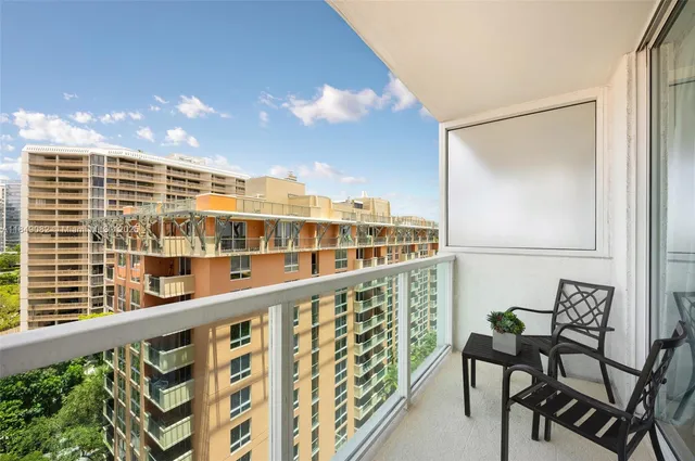 $688,700 | 2889 McFarlane Road, Unit 905, Coconut Grove, FL 33133