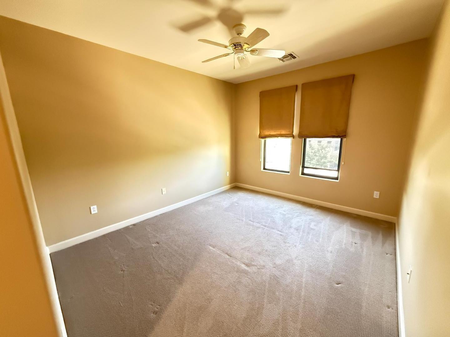7291 North Scottsdale Road, Unit 3003 Paradise Valley, AZ 85253 - Photo 13 of 45 a view of an empty room with a window